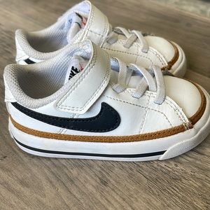Toddler Nike Court Legacy shoes